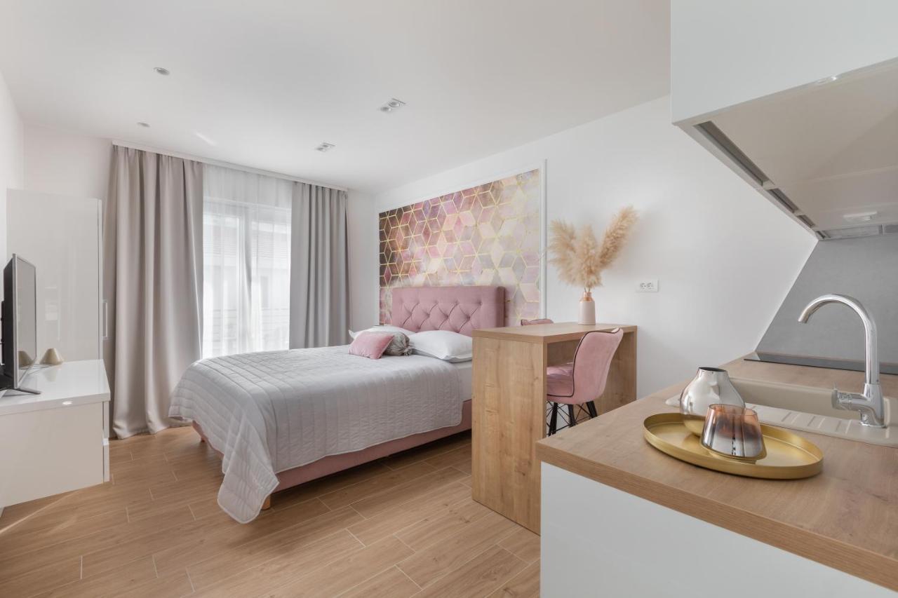 Ivmalu Apartments Tučepi Esterno foto