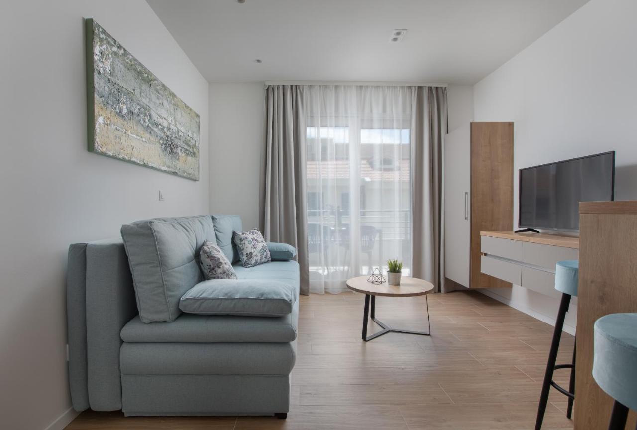 Ivmalu Apartments Tučepi Esterno foto
