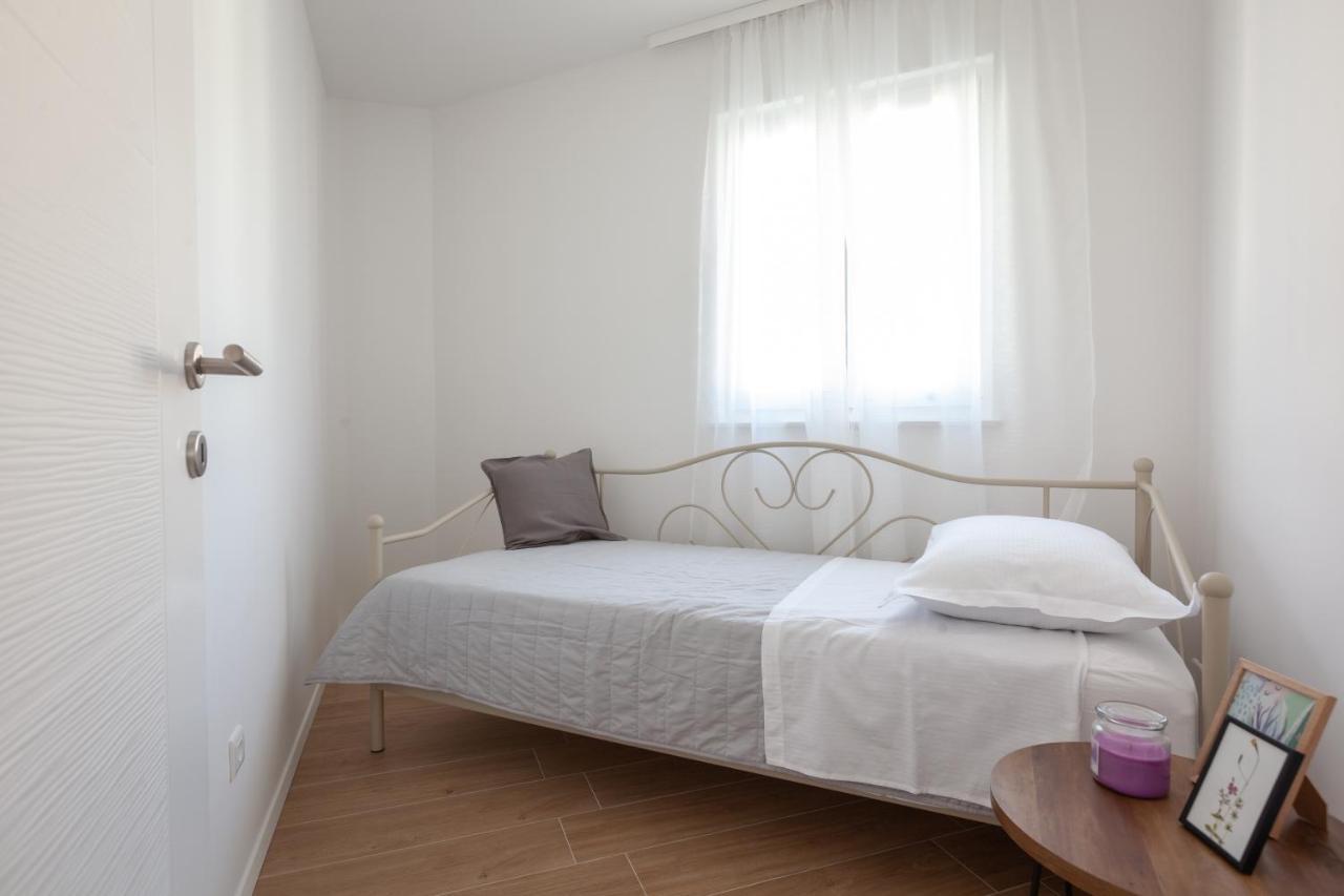Ivmalu Apartments Tučepi Esterno foto