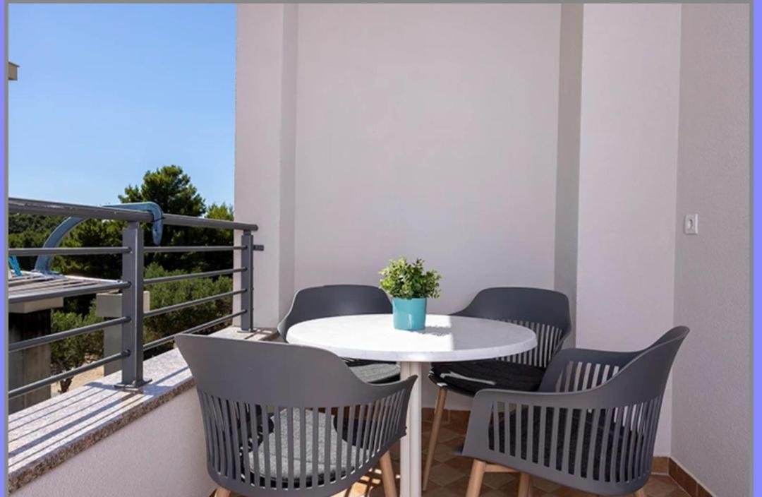 Ivmalu Apartments Tučepi Esterno foto