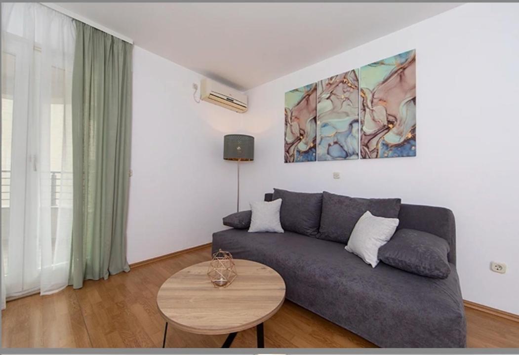 Ivmalu Apartments Tučepi Esterno foto