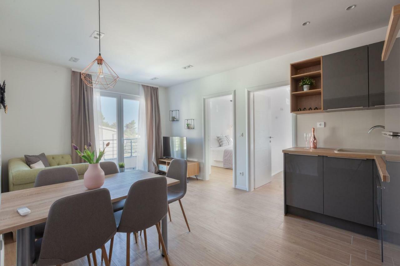 Ivmalu Apartments Tučepi Esterno foto
