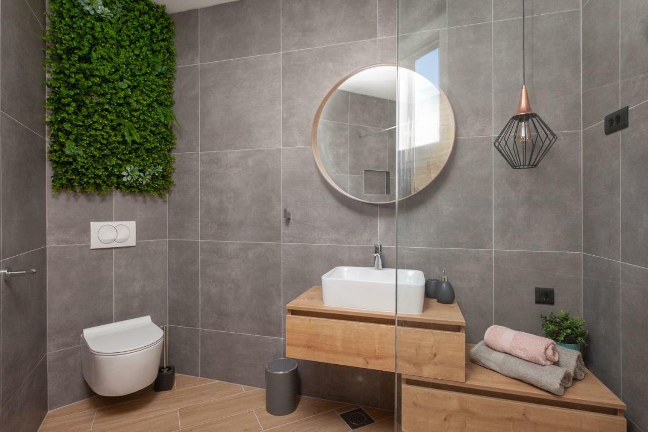 Ivmalu Apartments Tučepi Esterno foto