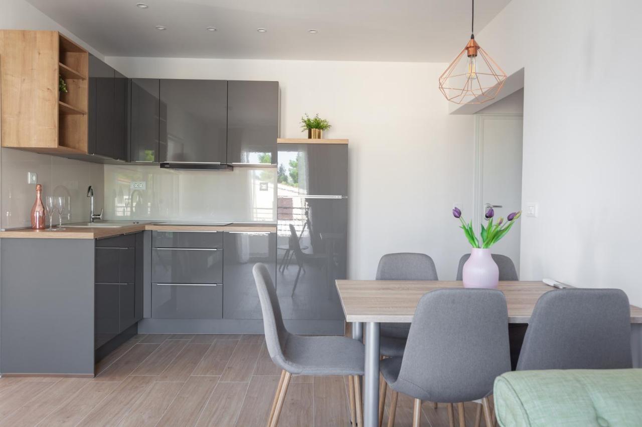 Ivmalu Apartments Tučepi Esterno foto